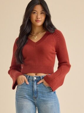 Altard state V-Neck Cropped bell sleeve Sweater - Deep Wine Red